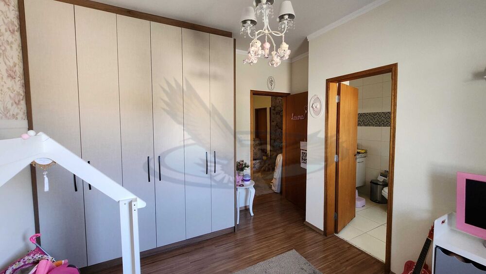 Casa, 3 quartos, 247 m² - Foto 3