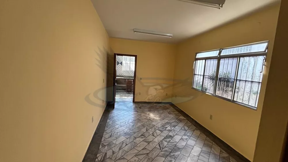 Casa, 4 quartos, 228 m² - Foto 1