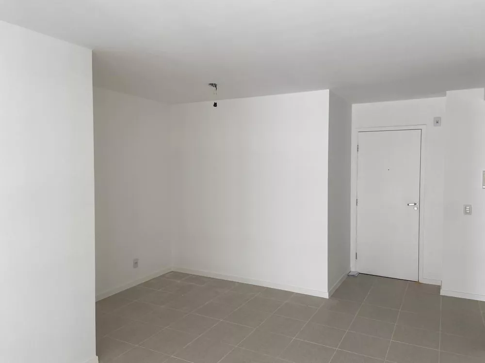 Apartamento à venda com 2 quartos, 67m² - Foto 3