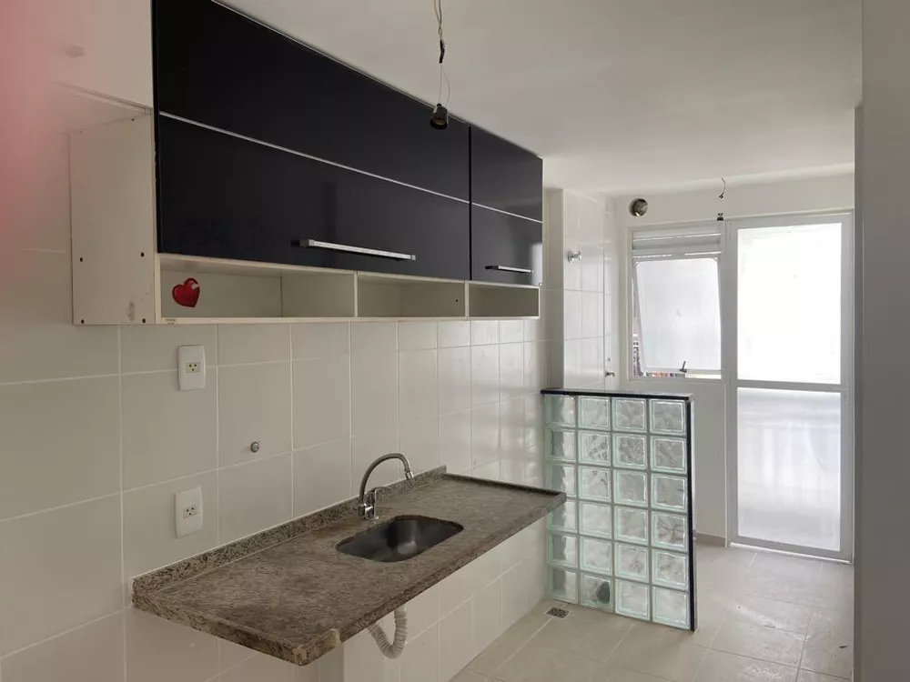 Apartamento à venda com 2 quartos, 67m² - Foto 4