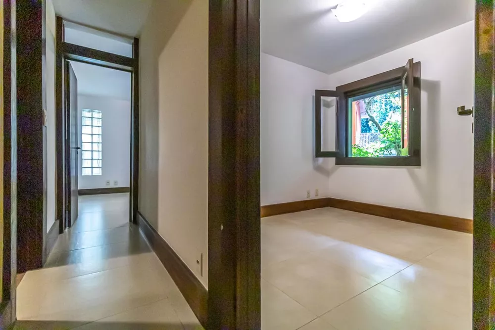 Casa de Condomínio à venda com 5 quartos, 384m² - Foto 4