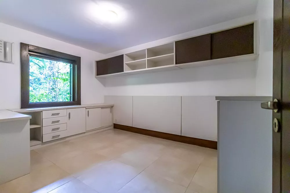 Casa de Condomínio à venda com 5 quartos, 384m² - Foto 19