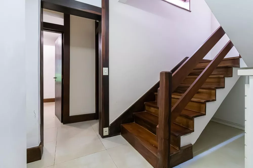 Casa de Condomínio à venda com 5 quartos, 384m² - Foto 2