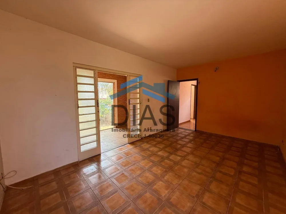 Casa, 3 quartos, 157 m² - Foto 2