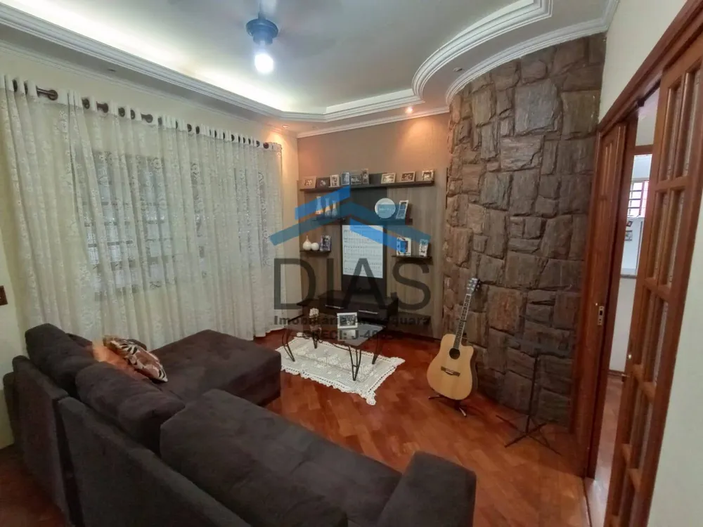 Casa, 3 quartos, 250 m² - Foto 2