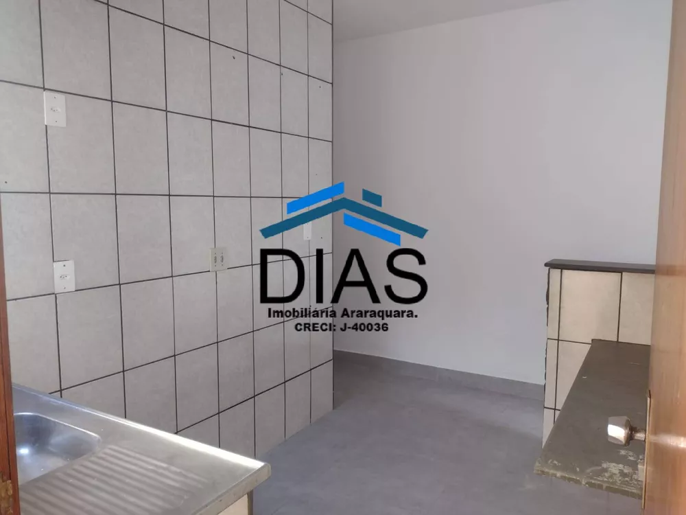 Casa à venda com 3 quartos, 69m² - Foto 4