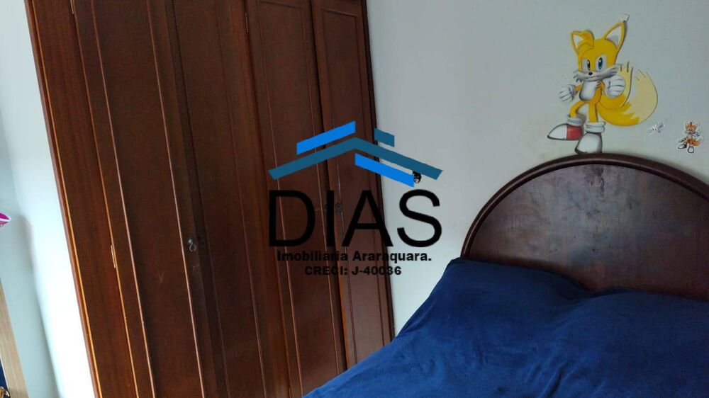 Casa à venda com 3 quartos, 263m² - Foto 2