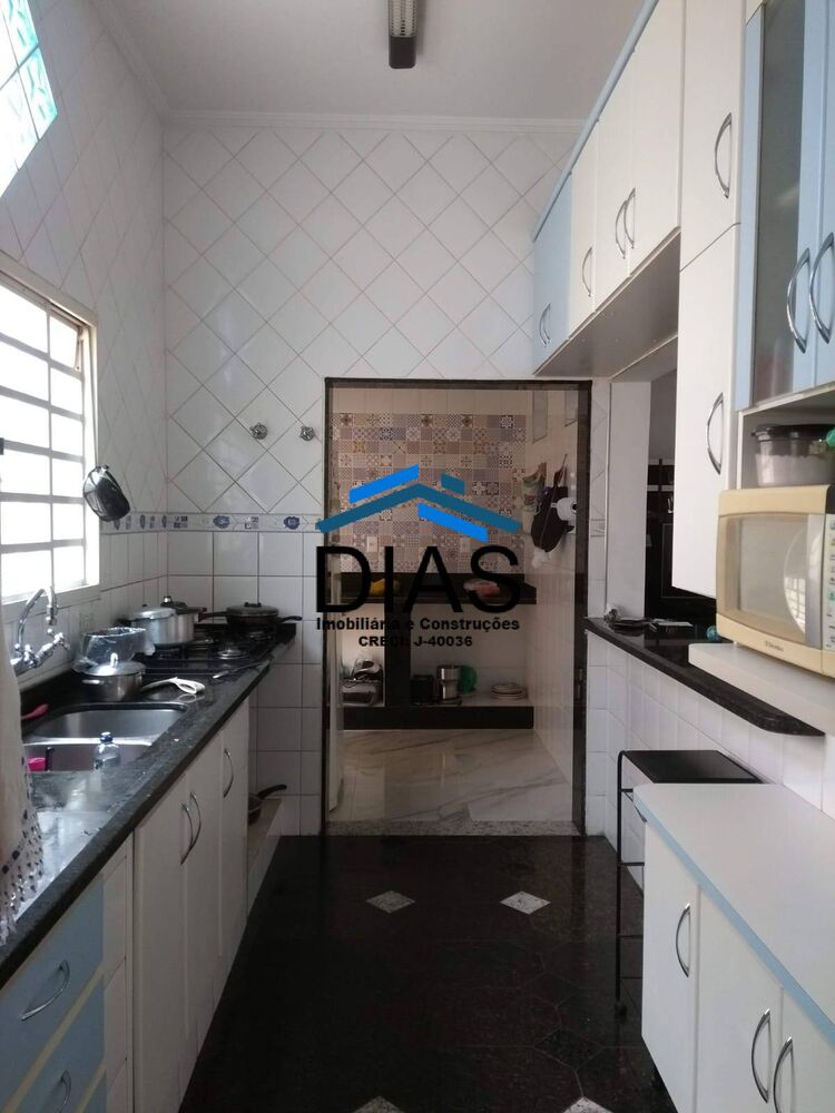 Casa, 3 quartos, 240 m² - Foto 3
