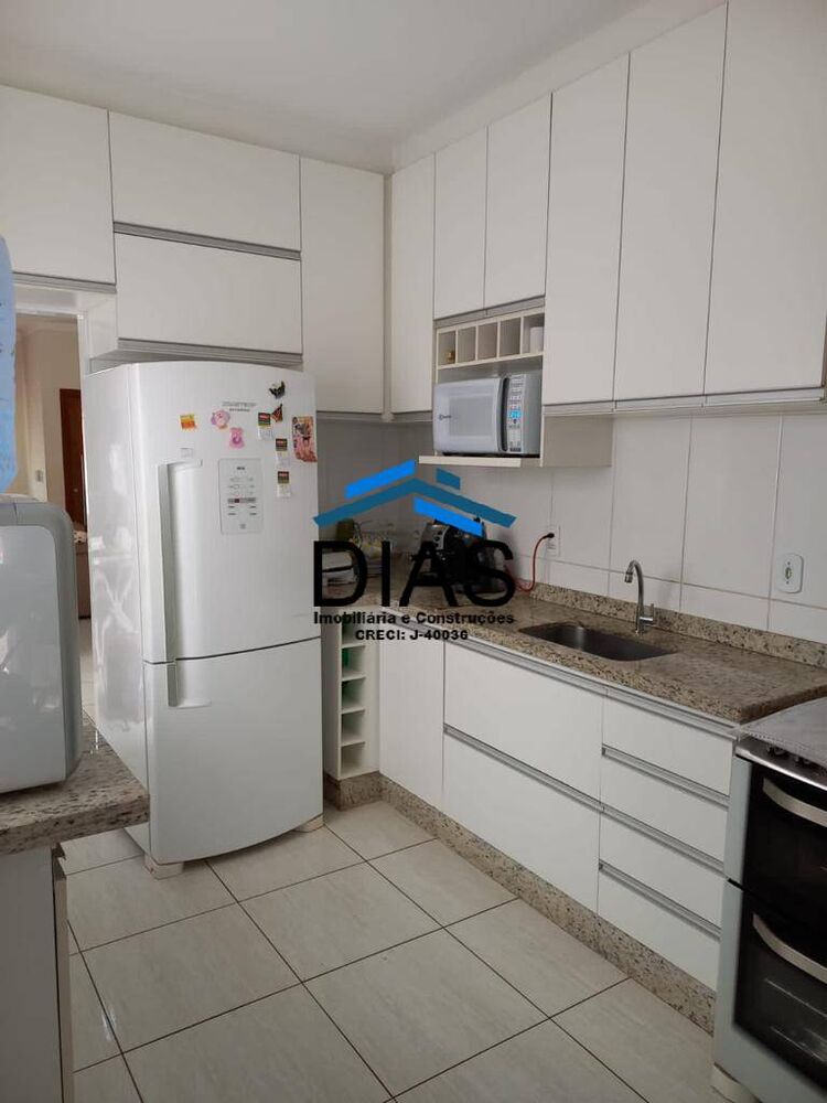 Casa à venda com 3 quartos, 190m² - Foto 4