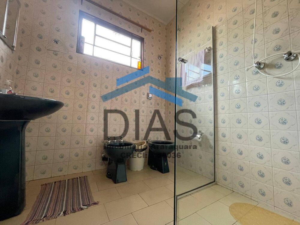 Casa, 3 quartos, 236 m² - Foto 1