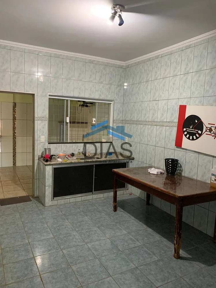 Casa, 3 quartos, 244 m² - Foto 8