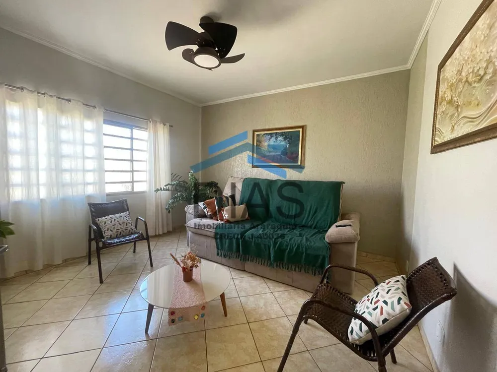 Casa, 3 quartos, 172 m² - Foto 2