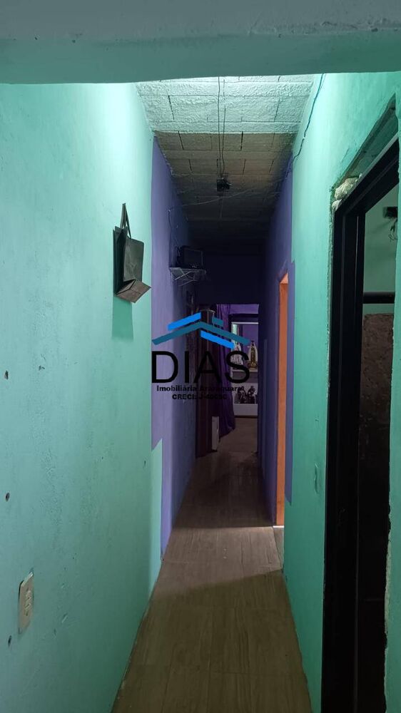 Casa à venda com 2 quartos, 81m² - Foto 2