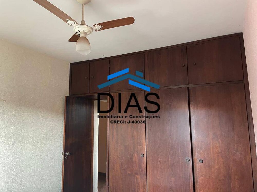 Casa à venda com 3 quartos, 172m² - Foto 2