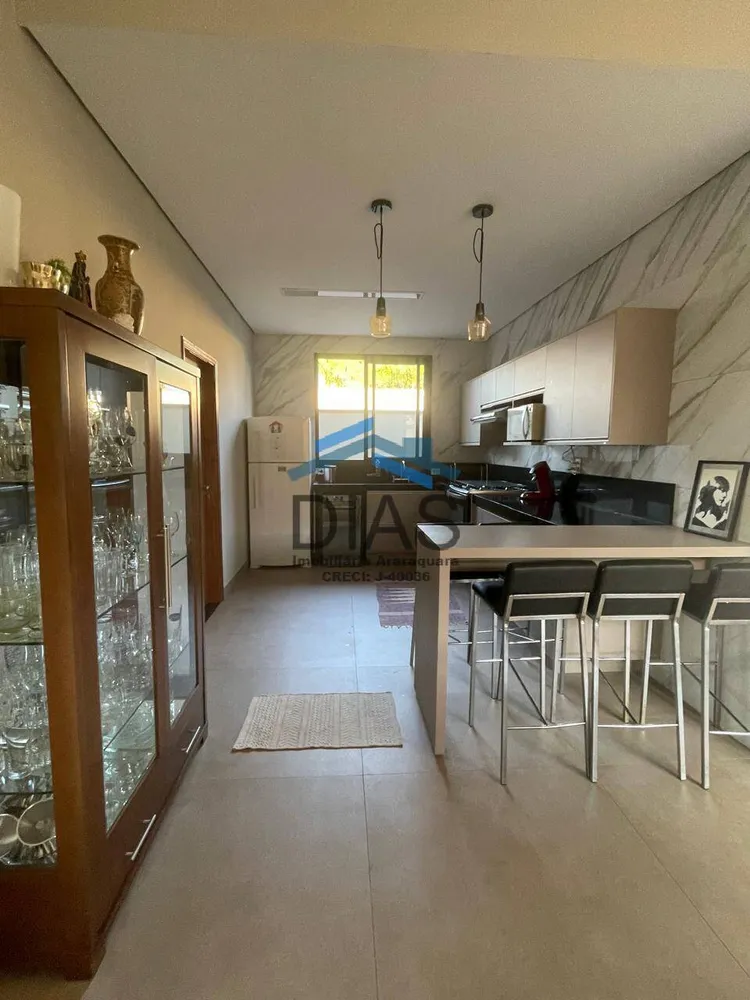 Casa, 3 quartos, 182 m² - Foto 1