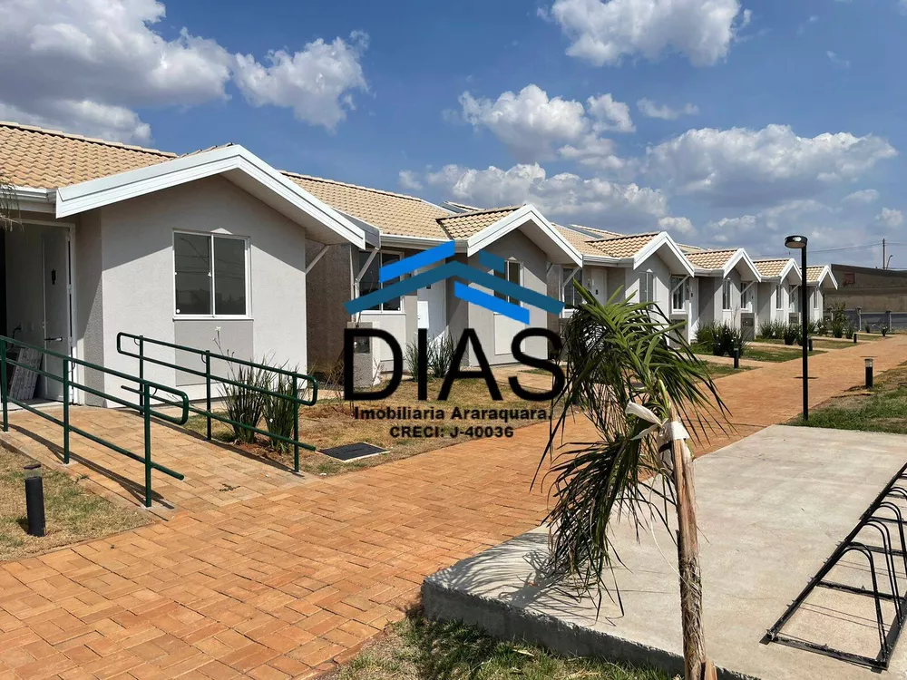 Casa à venda com 2 quartos, 44m² - Foto 4