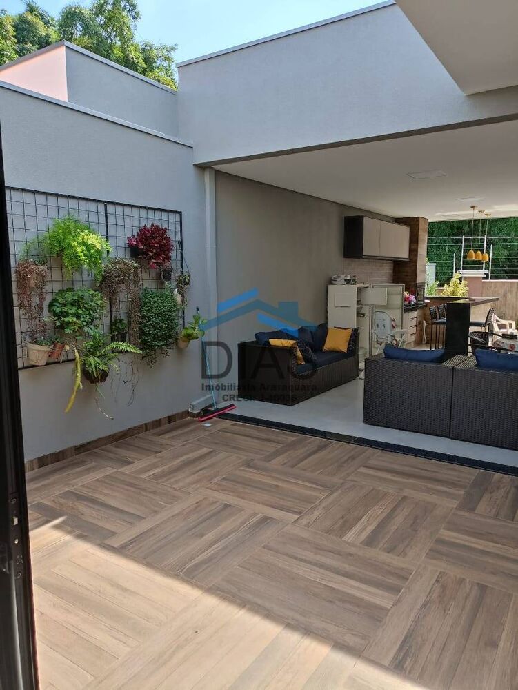 Casa, 3 quartos, 196 m² - Foto 1