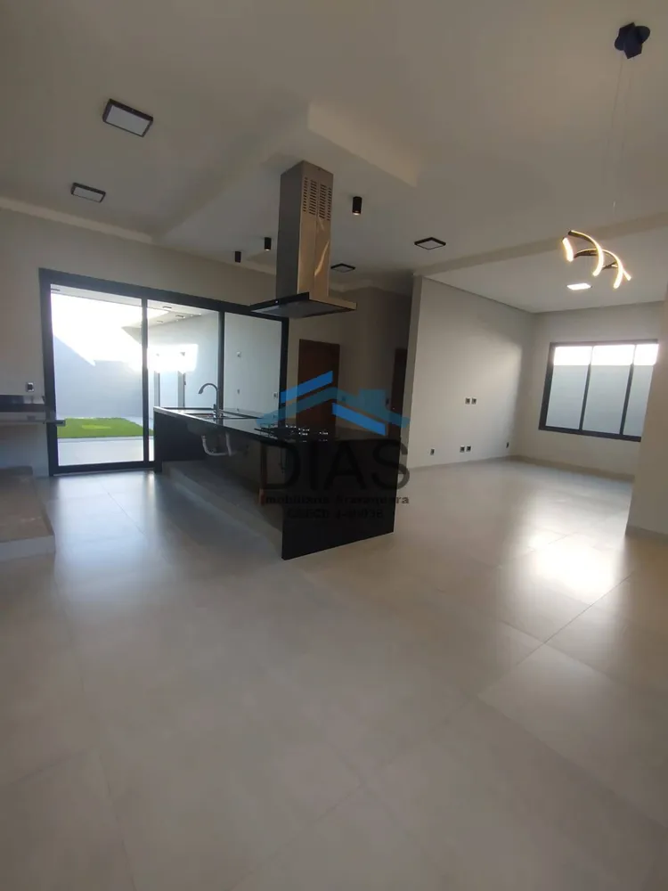 Casa, 3 quartos, 182 m² - Foto 2