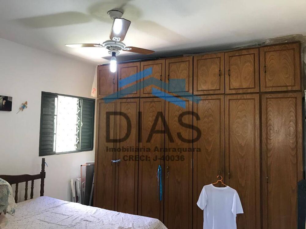 Casa à venda com 3 quartos, 180m² - Foto 2