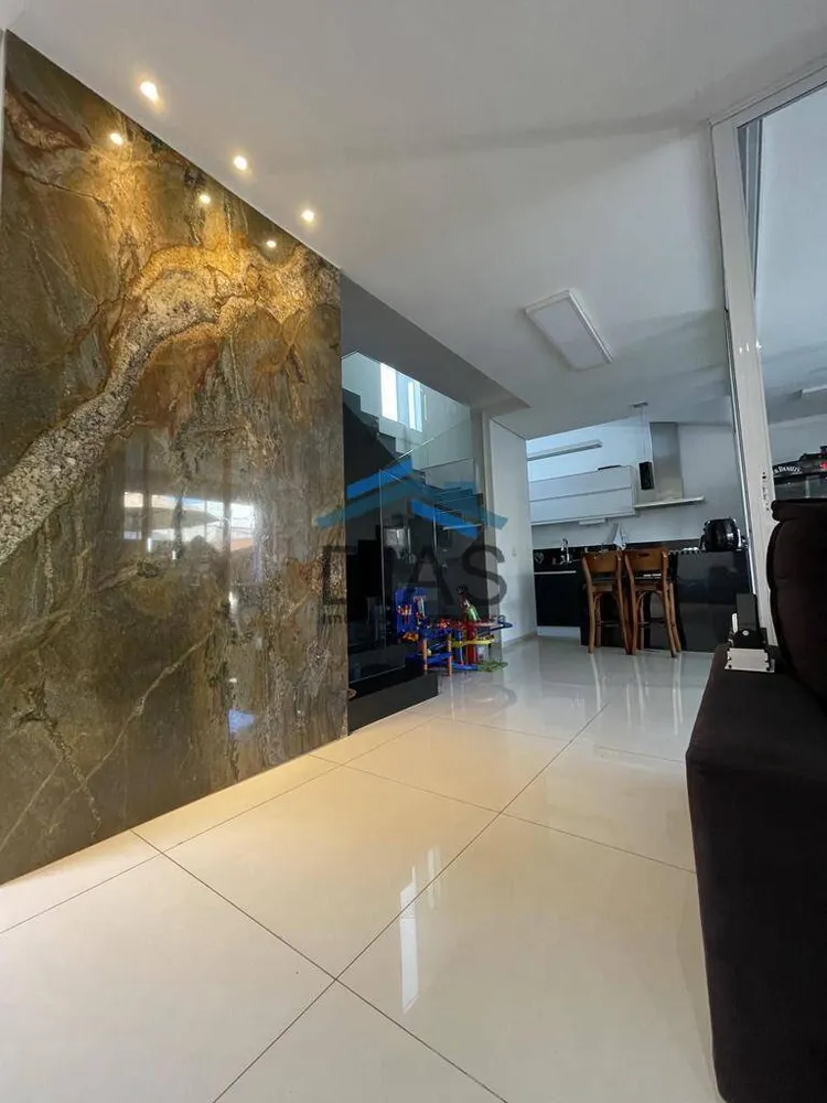 Casa, 3 quartos, 180 m² - Foto 1