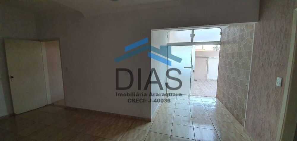 Casa à venda com 3 quartos, 218m² - Foto 4