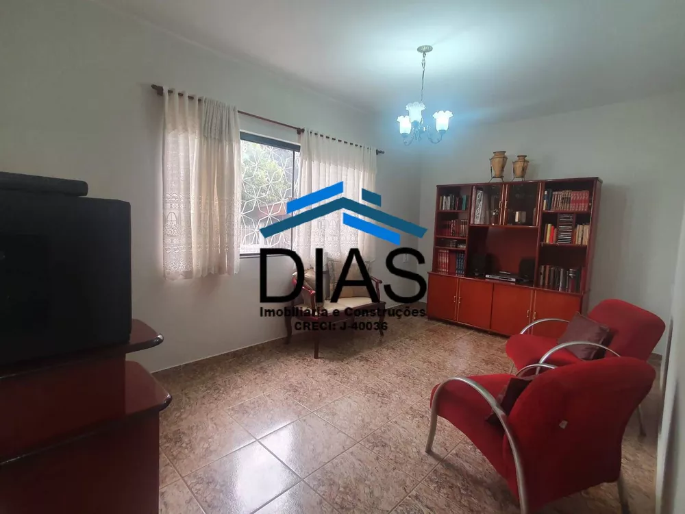 Casa à venda com 3 quartos, 269m² - Foto 3