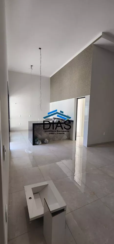 Casa à venda com 3 quartos, 152m² - Foto 2