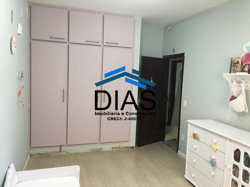 Casa à venda com 3 quartos, 331m² - Foto 5