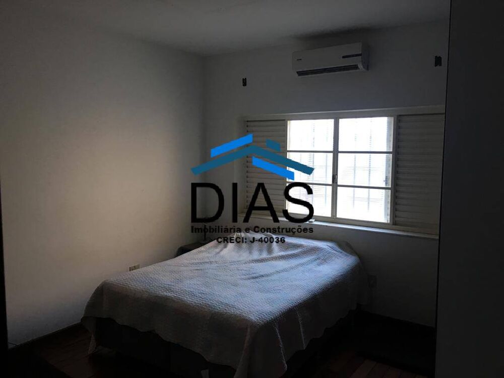 Casa à venda com 3 quartos, 331m² - Foto 6