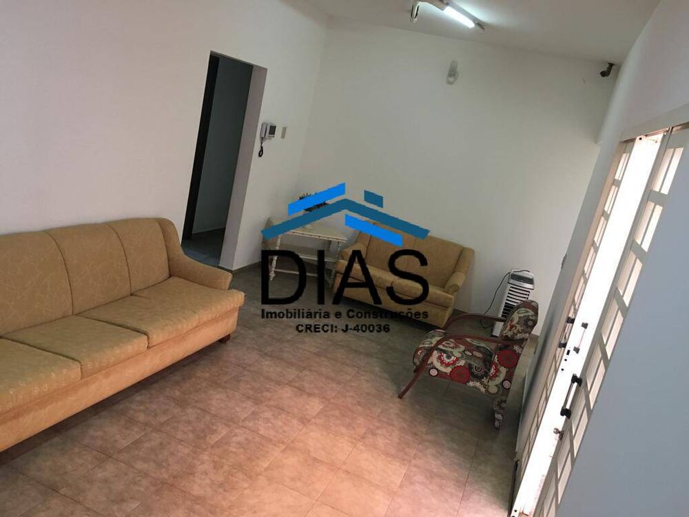 Casa à venda com 3 quartos, 331m² - Foto 2
