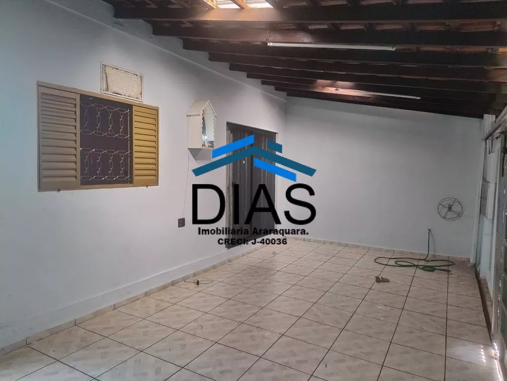 Casa à venda com 2 quartos, 90m² - Foto 1