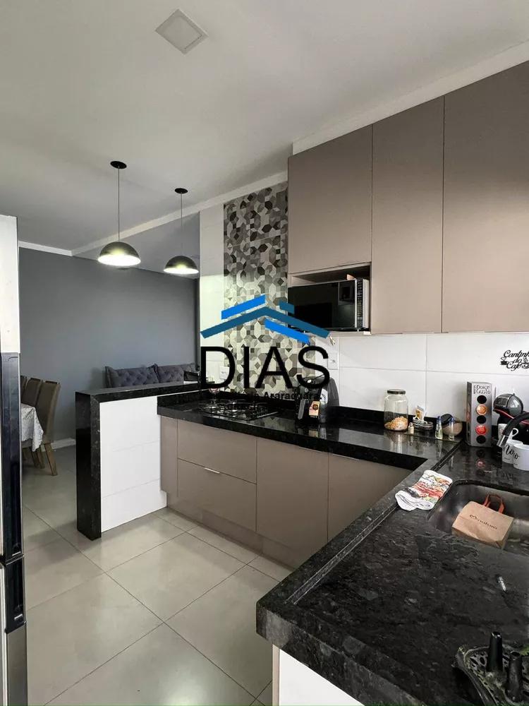 Casa à venda com 3 quartos, 125m² - Foto 2