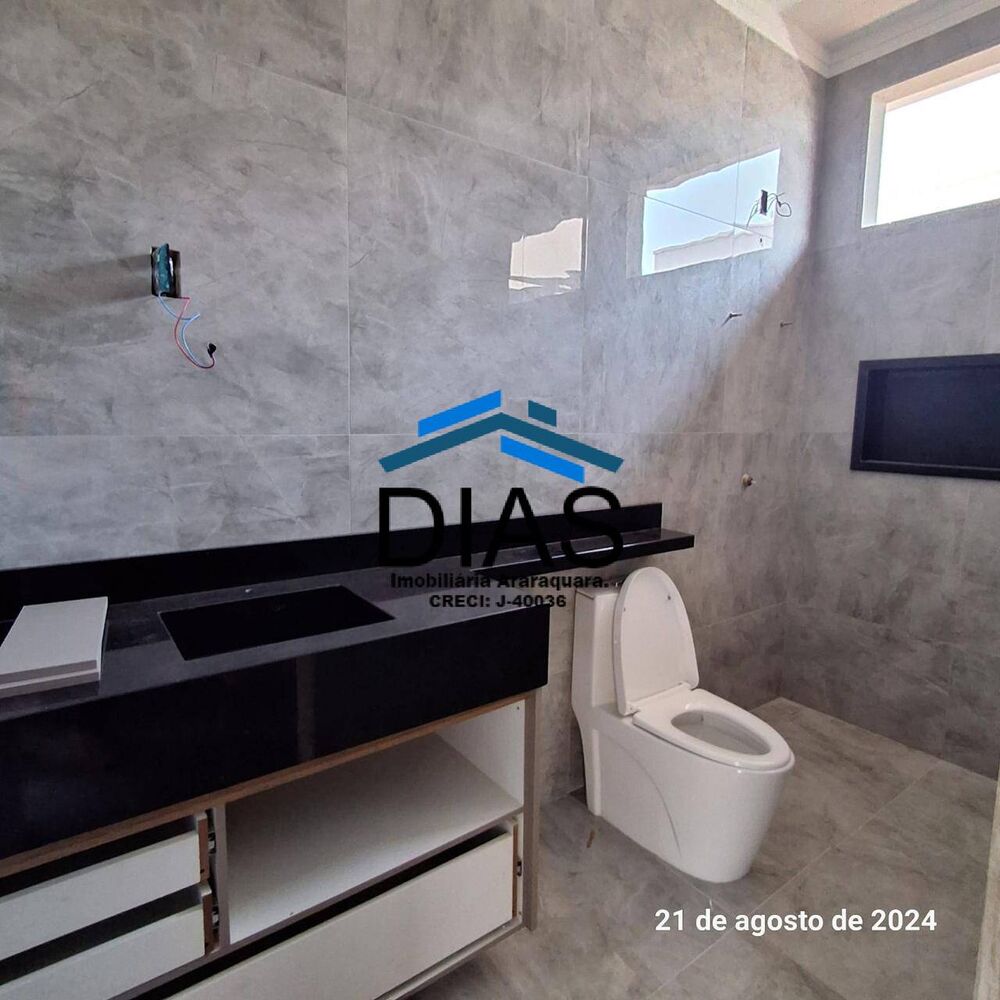 Casa à venda com 3 quartos, 250m² - Foto 2