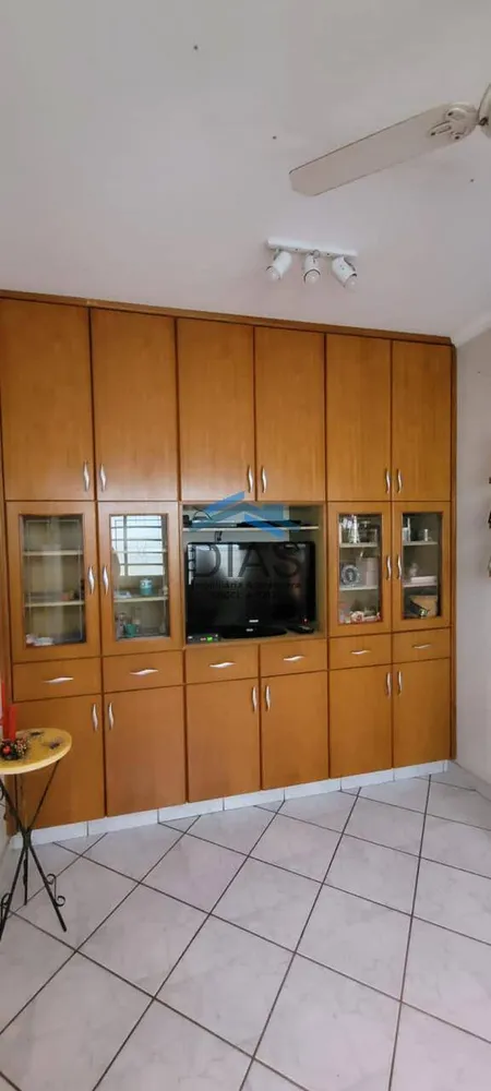 Casa, 4 quartos, 242 m² - Foto 2