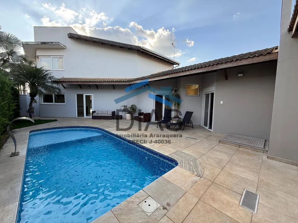 Casa, 4 quartos, 275 m² - Foto 1