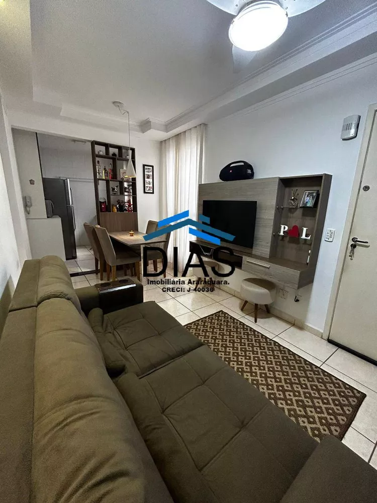 Apartamento à venda com 2 quartos, 62m² - Foto 2