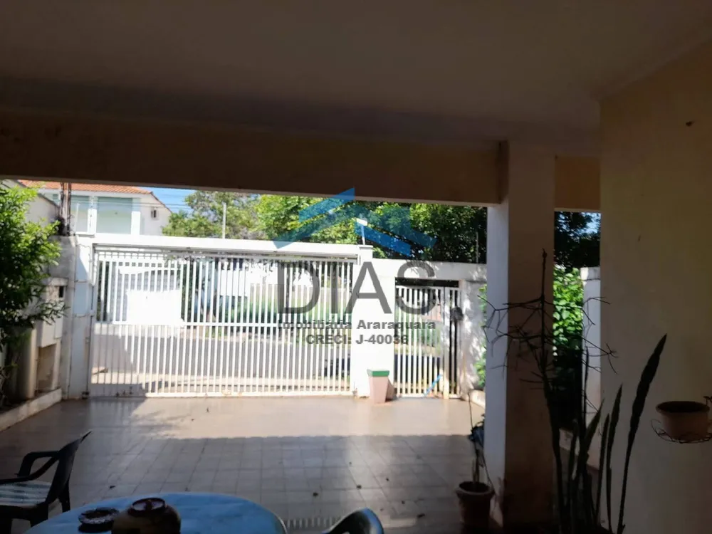 Casa, 4 quartos, 238 m² - Foto 1