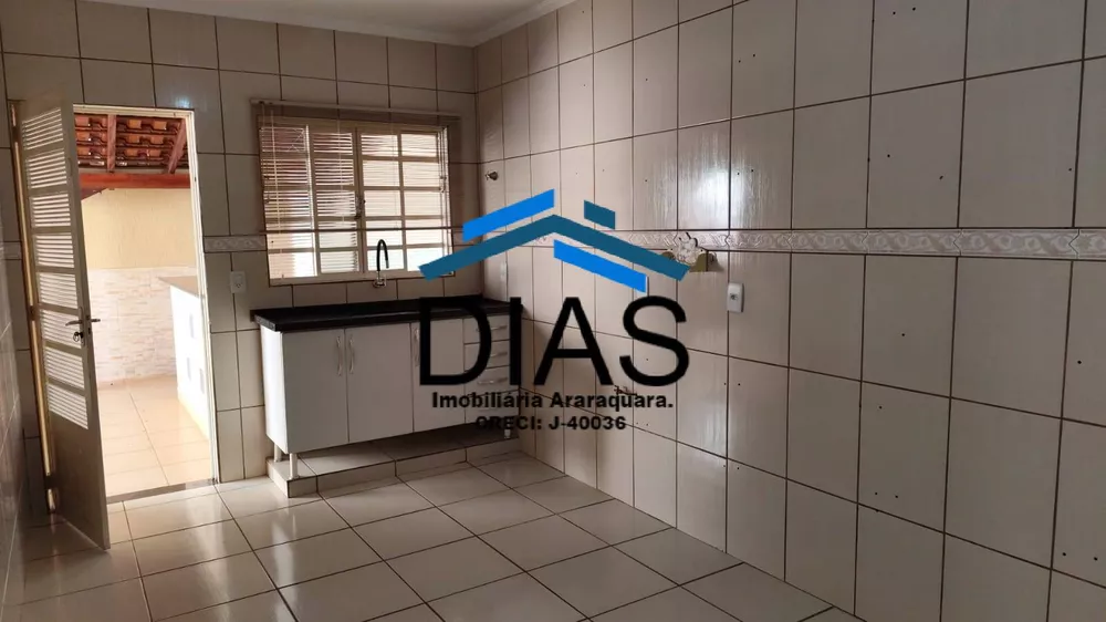 Casa à venda com 2 quartos, 125m² - Foto 3