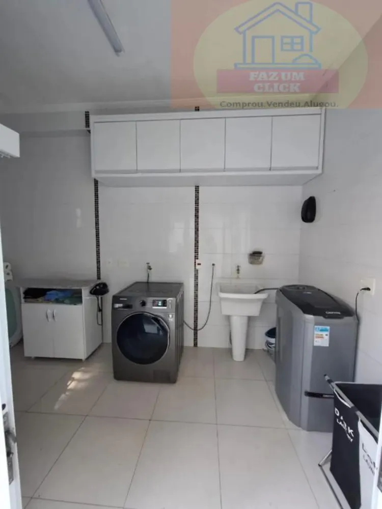 Sobrado, 3 quartos, 236 m² - Foto 1