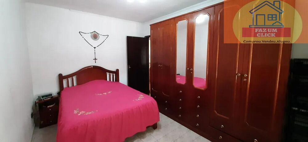 Casa à venda com 4 quartos, 250m² - Foto 3