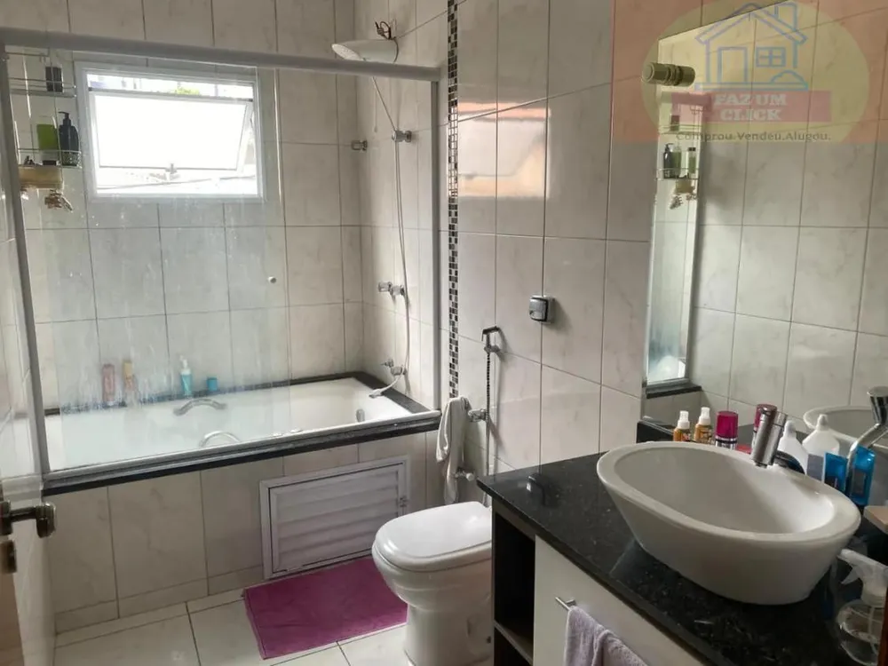 Sobrado, 3 quartos, 229 m² - Foto 1