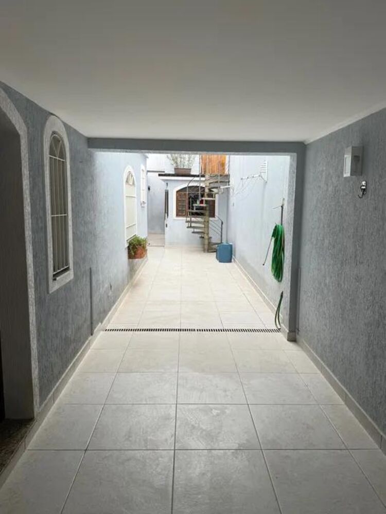 Sobrado à venda com 4 quartos, 235m² - Foto 4