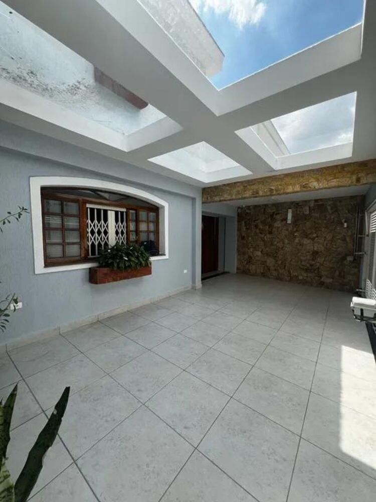 Sobrado à venda com 4 quartos, 235m² - Foto 2