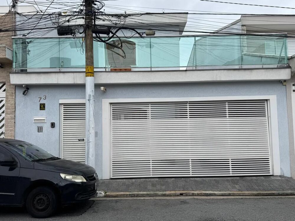 Sobrado à venda com 4 quartos, 235m² - Foto 1