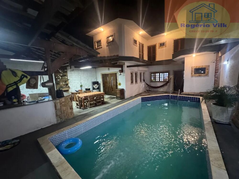 Casa à venda com 3 quartos, 420m² - Foto 1