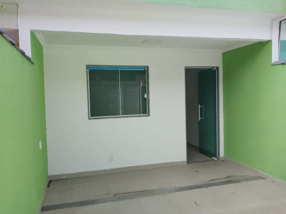 Casa à venda com 2 quartos, 70m² - Foto 2