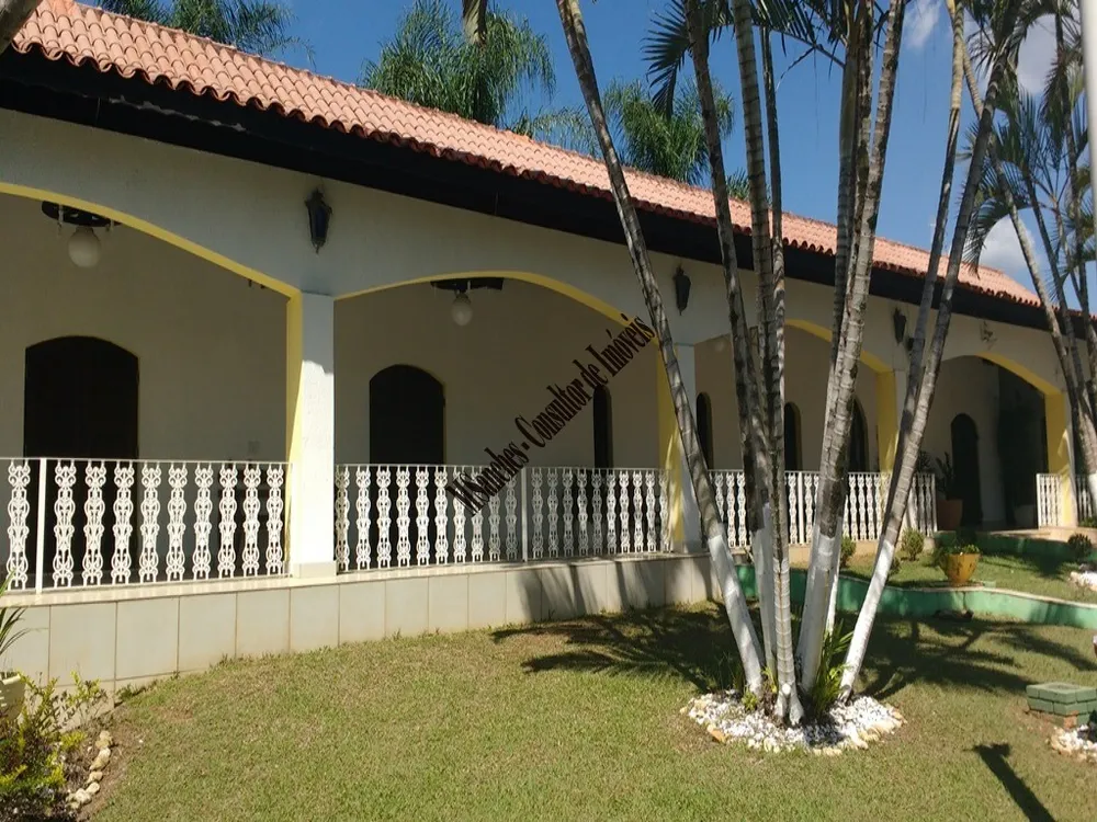 Chácara, 4 quartos, 2500 m² - Foto 1