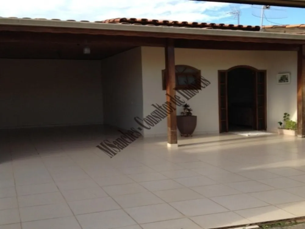 Casa, 3 quartos, 216 m² - Foto 1