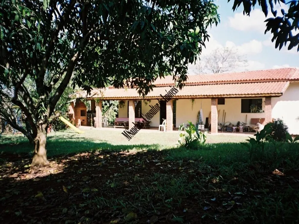 Sítio, 3 quartos, 220 m² - Foto 1