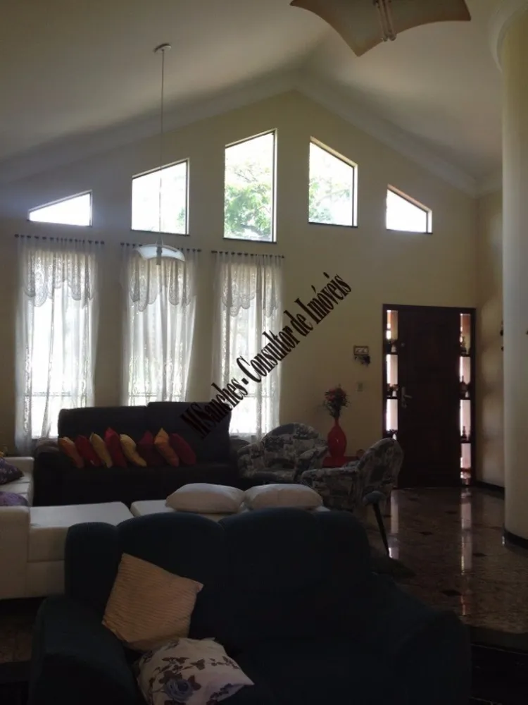 Casa, 3 quartos, 303 m² - Foto 1